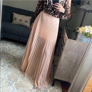Bebe Maxi skirt